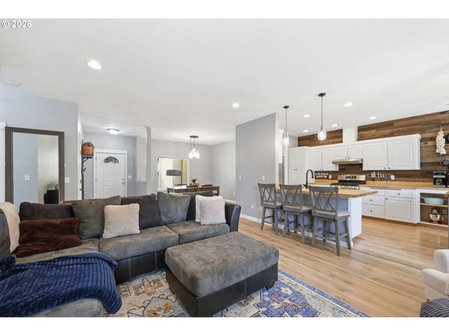 2910 RIVER Rd, Eugene, OR 97404