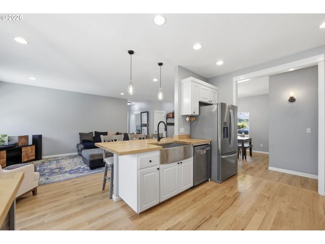 2910 RIVER Rd, Eugene, OR 97404