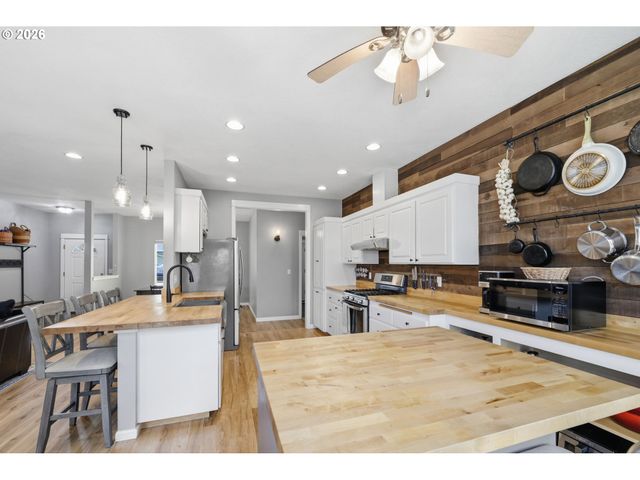 2910 RIVER Rd, Eugene, OR 97404