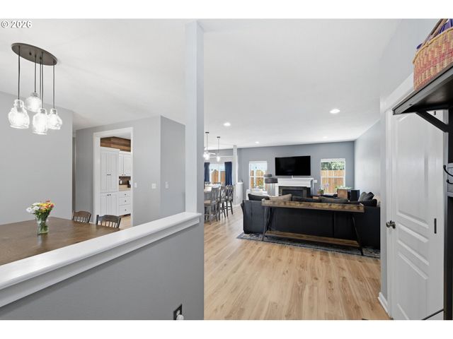 2910 RIVER Rd, Eugene, OR 97404