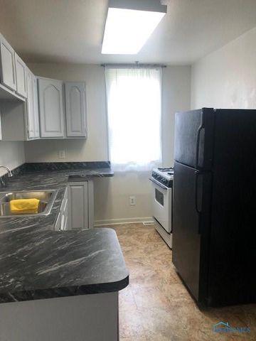 1320 Mott Avenue, Toledo, OH 43605