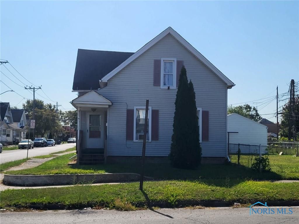 1320 Mott Avenue, Toledo, OH 43605