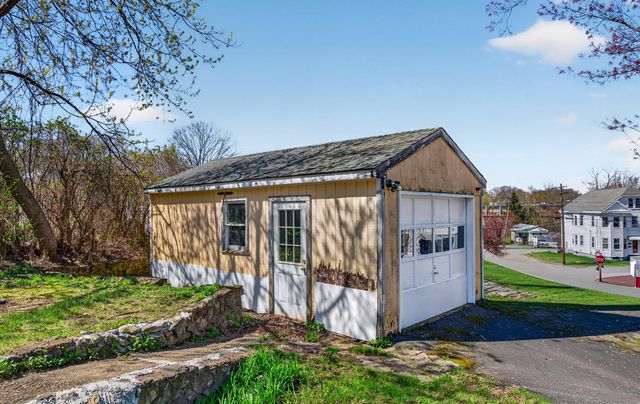 40 Moran St, Gardner, MA 01440