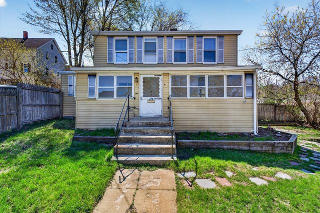 40 Moran St, Gardner, MA 01440