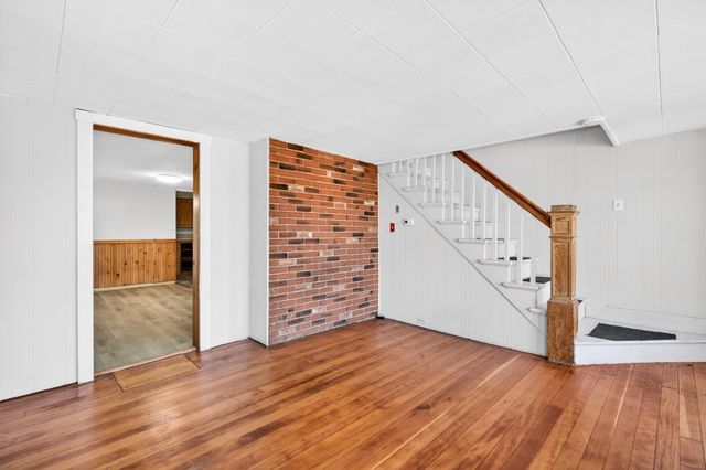 40 Moran St, Gardner, MA 01440
