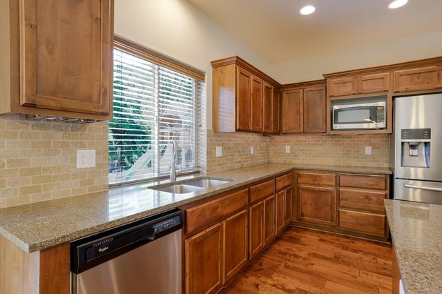 3031 NE Red Oak Drive, Bend, OR 97701