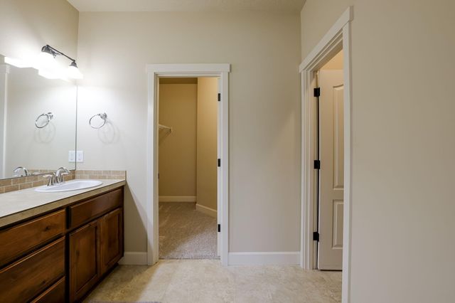 3031 NE Red Oak Drive, Bend, OR 97701
