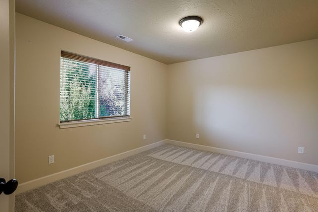 3031 NE Red Oak Drive, Bend, OR 97701