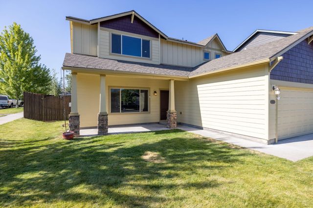 3031 NE Red Oak Drive, Bend, OR 97701