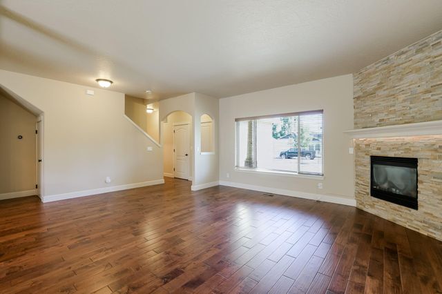 3031 NE Red Oak Drive, Bend, OR 97701