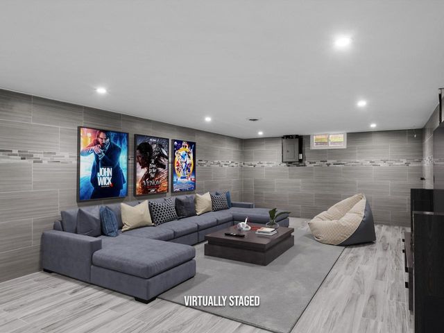 2118 S 14th STREET, Manitowoc, WI 54220