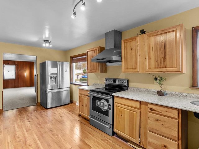 2118 S 14th STREET, Manitowoc, WI 54220