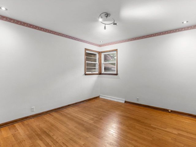 2118 S 14th STREET, Manitowoc, WI 54220