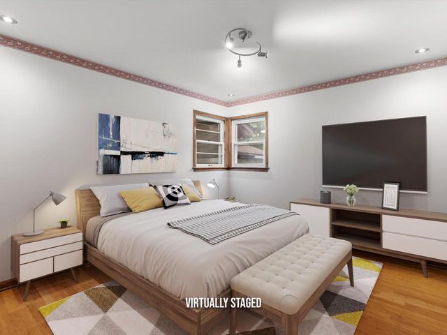 2118 S 14th STREET, Manitowoc, WI 54220