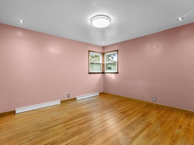 2118 S 14th STREET, Manitowoc, WI 54220