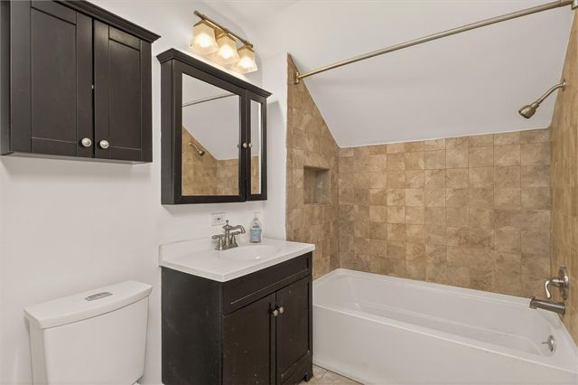 69 Chippendale Road, Greece, NY 14616