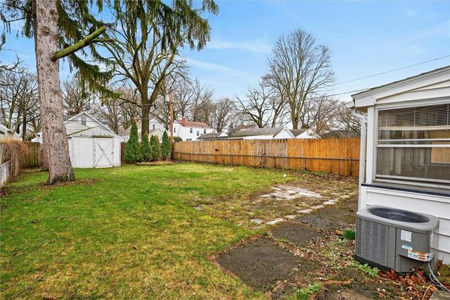 69 Chippendale Road, Greece, NY 14616