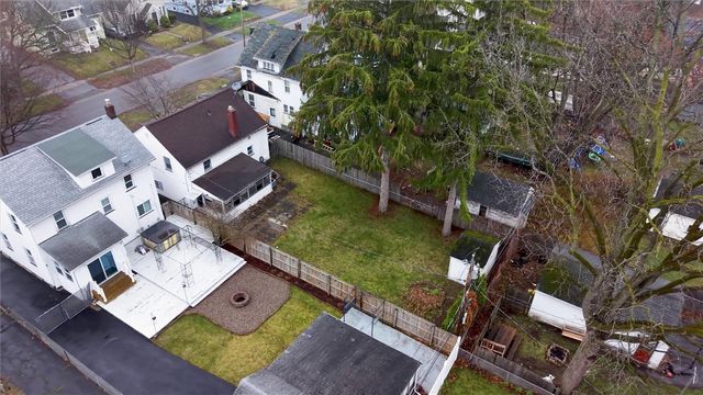 69 Chippendale Road, Greece, NY 14616