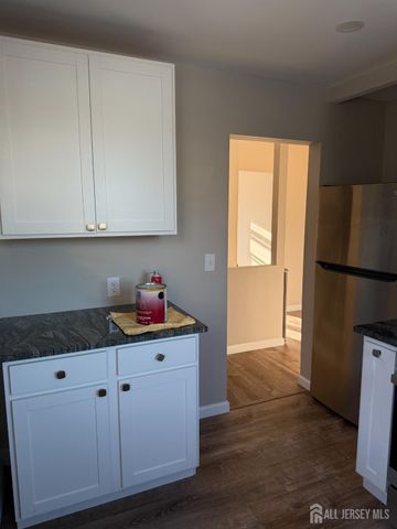 25 Stelton Road, Piscataway, NJ 08854