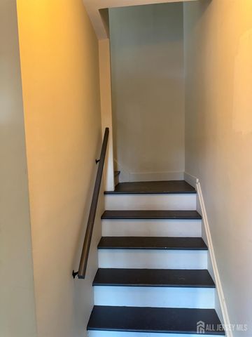 25 Stelton Road, Piscataway, NJ 08854