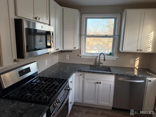 25 Stelton Road, Piscataway, NJ 08854