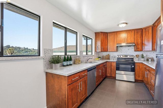 4047 Mozart Dr, Richmond, CA 94803