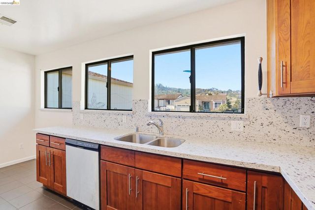 4047 Mozart Dr, Richmond, CA 94803