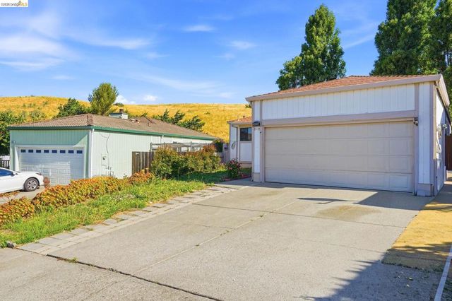 4047 Mozart Dr, Richmond, CA 94803