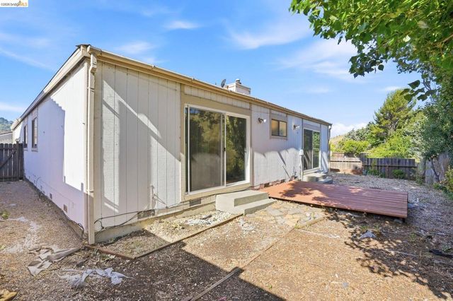 4047 Mozart Dr, Richmond, CA 94803