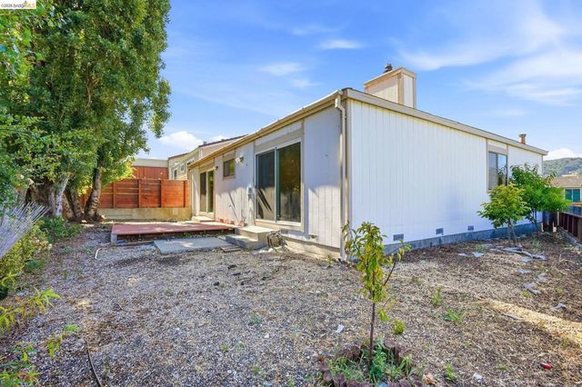 4047 Mozart Dr, Richmond, CA 94803