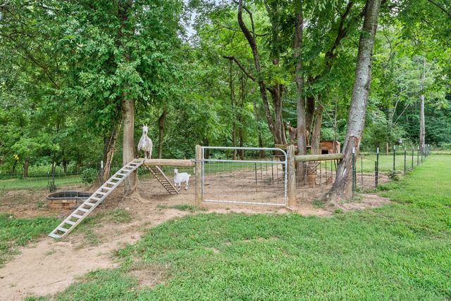 3182 Port Royal Lane, Adams, TN 37010
