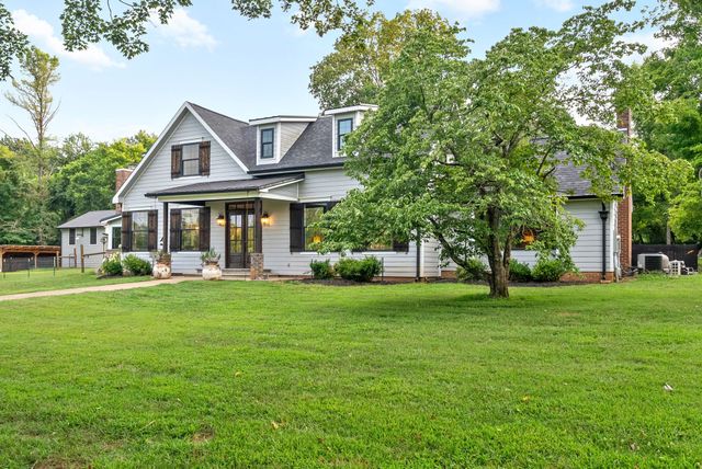 3182 Port Royal Lane, Adams, TN 37010