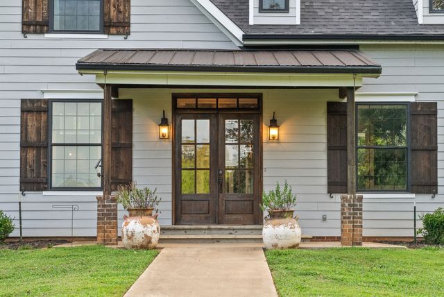 3182 Port Royal Lane, Adams, TN 37010