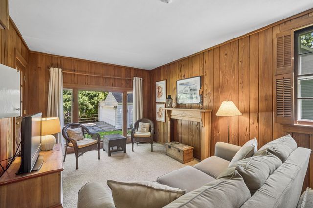 1342 Larrabee Lane, Northbrook, IL 60062