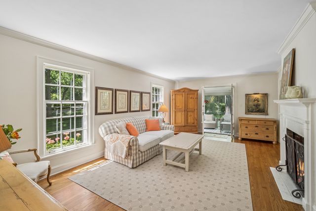 1342 Larrabee Lane, Northbrook, IL 60062