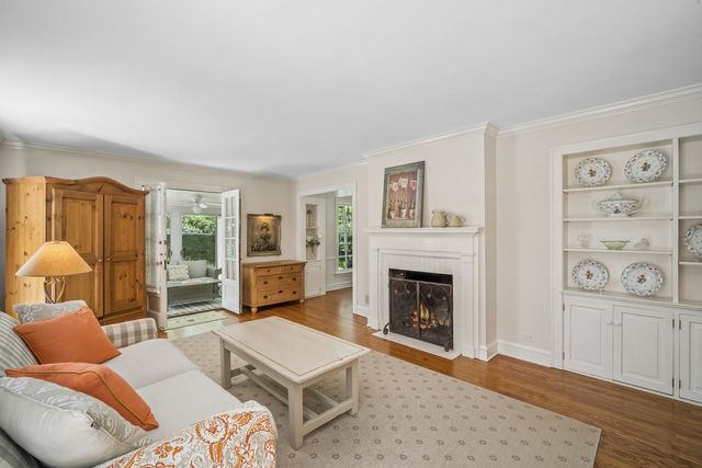 1342 Larrabee Lane, Northbrook, IL 60062