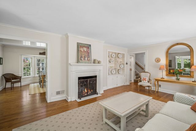 1342 Larrabee Lane, Northbrook, IL 60062