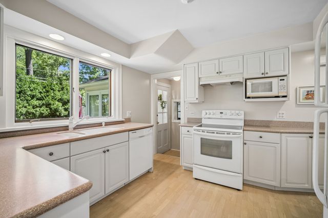 1342 Larrabee Lane, Northbrook, IL 60062