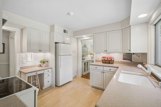 1342 Larrabee Lane, Northbrook, IL 60062