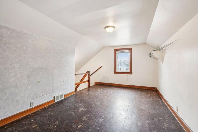 2571 N 51St STREET, Milwaukee, WI 53210