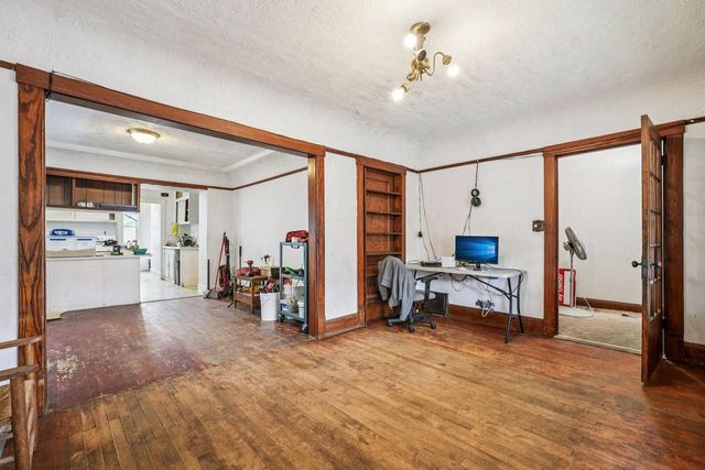 2571 N 51St STREET, Milwaukee, WI 53210