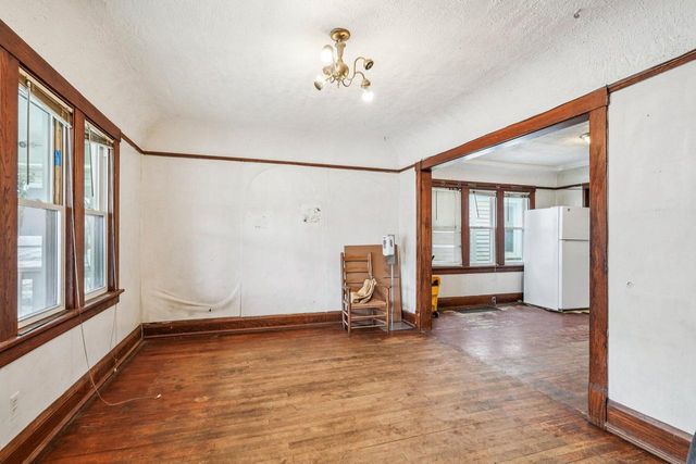 2571 N 51St STREET, Milwaukee, WI 53210