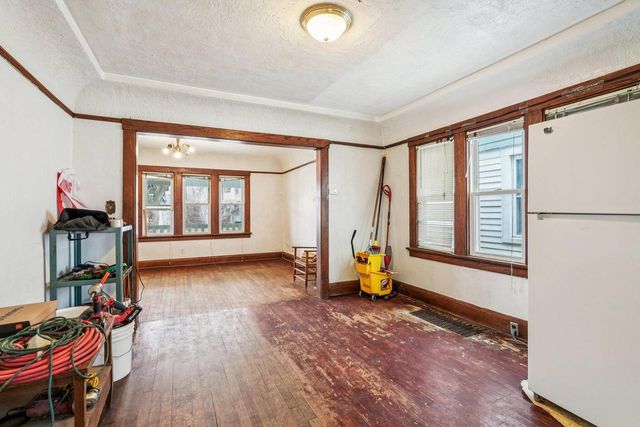 2571 N 51St STREET, Milwaukee, WI 53210