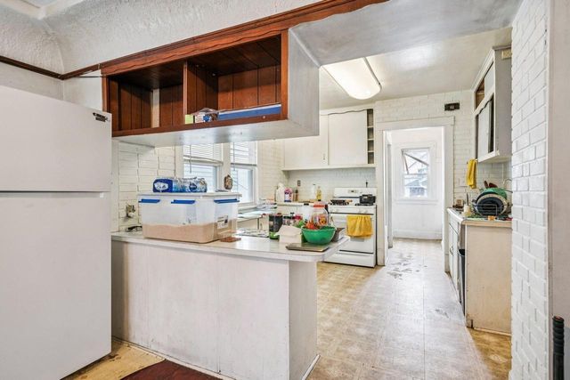 2571 N 51St STREET, Milwaukee, WI 53210