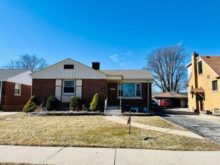 2522 S 3rd Avenue, North Riverside, IL 60546