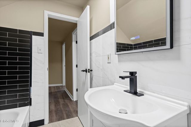 683 Park Avenue, Albany, NY 12208