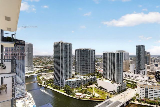 68 SE 6th St 3311, Miami, FL 33131