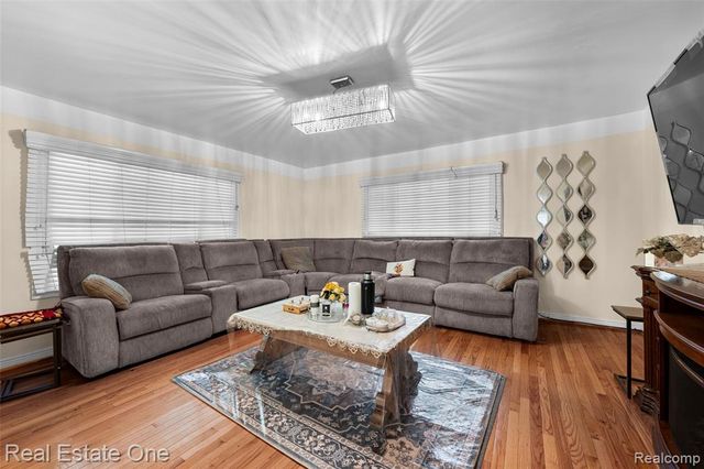 3321 Marie Street, Dearborn, MI 48120
