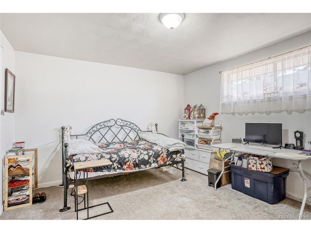 1231 Akron St, Aurora, CO 80010