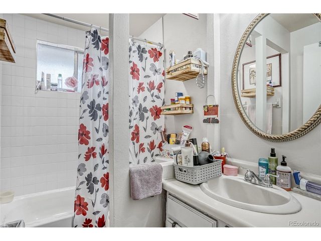 1231 Akron St, Aurora, CO 80010